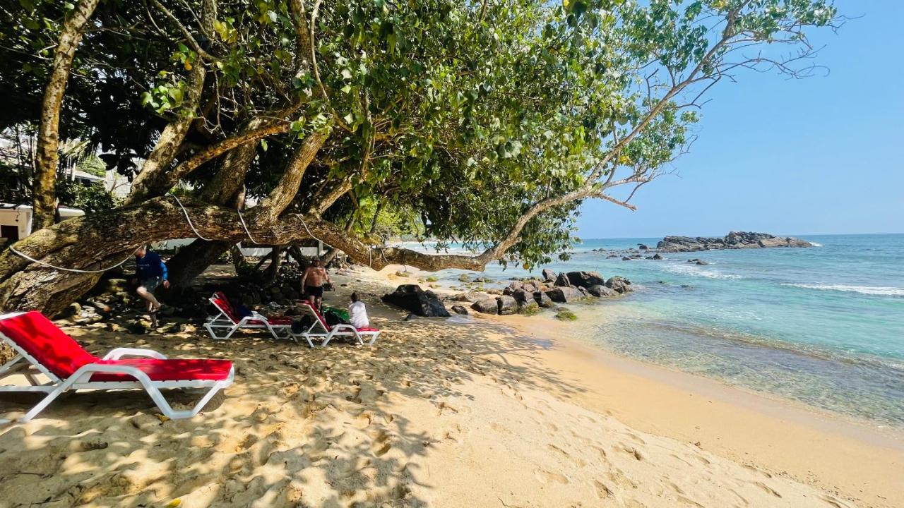 The Point Mirissa Hotel Exterior foto