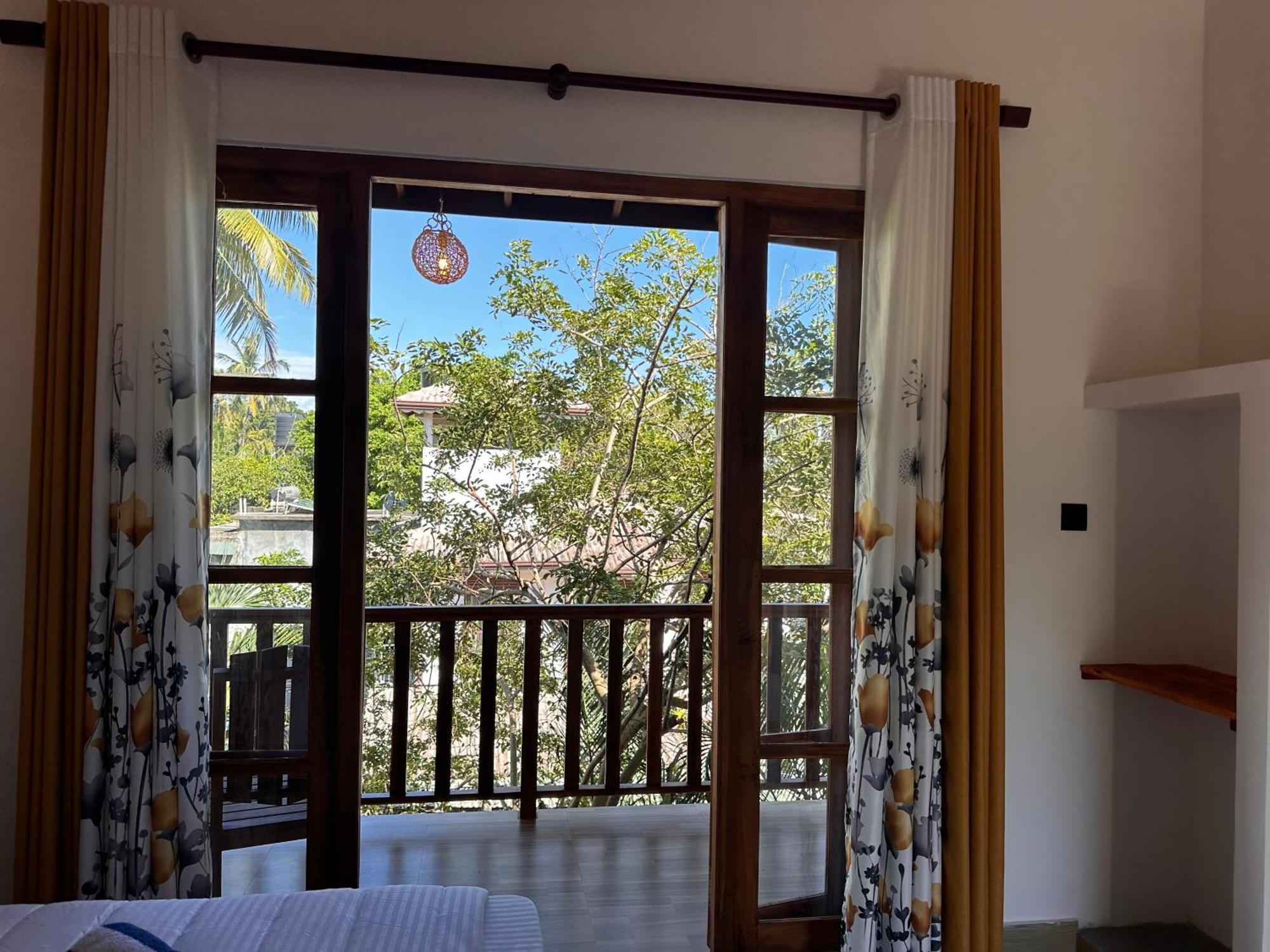 The Point Mirissa Hotel Exterior foto